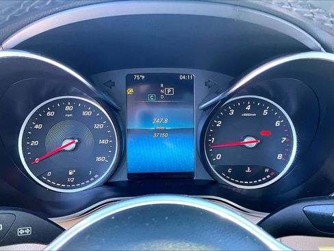 Used 2021 Mercedes-Benz GLC 300 image 26