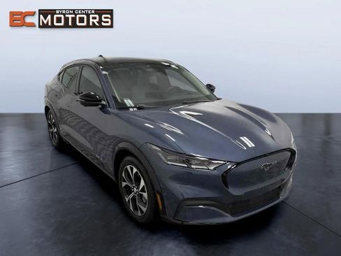 Used 2021 Ford Mustang Mach-E Premium image 7