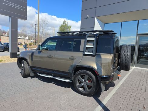 Used 2021 Land Rover Defender 110 X image 8
