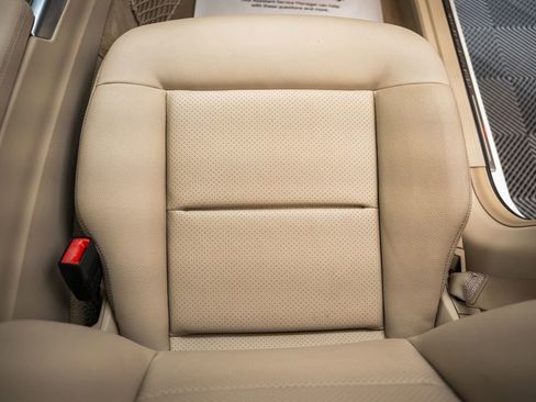 Used 2016 Mercedes-Benz E 350 4MATIC Sedan image 31
