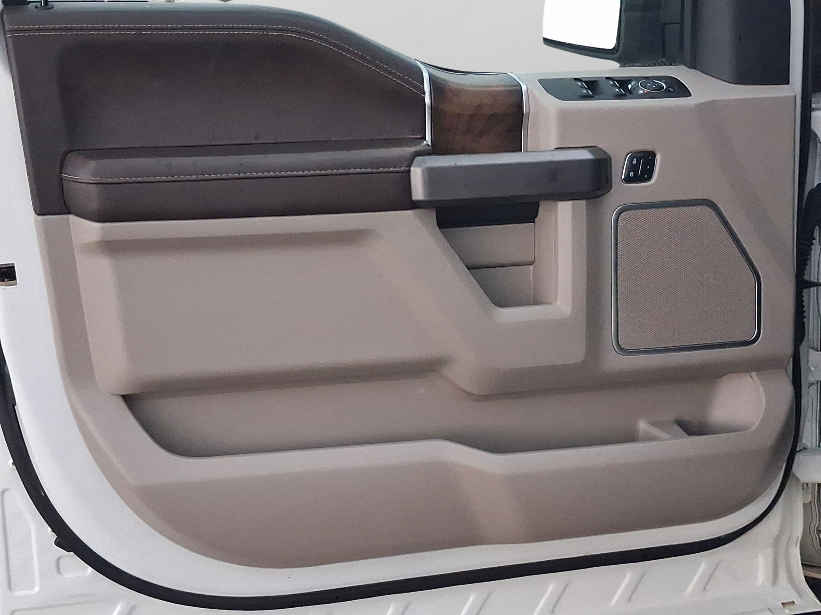 Used 2020 Ford F150 Limited AWD/4WD image 12