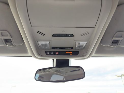 Used 2019 Chevrolet Equinox LT image 17