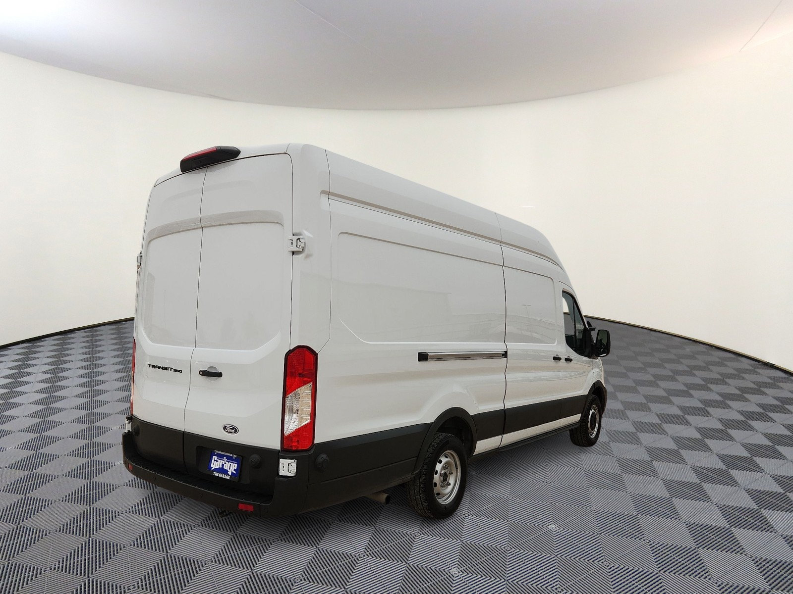 Used 2026 Ford Transit 250 148 High Roof Extended RWD image 4