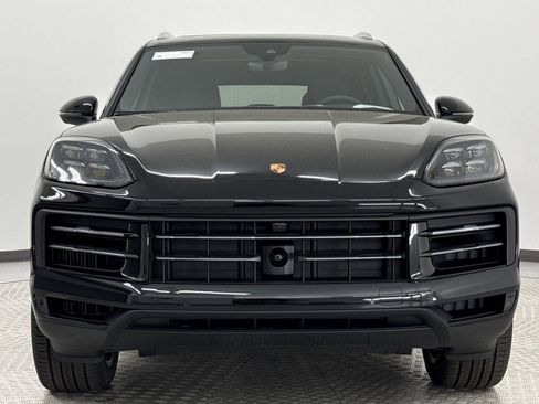 Used 2025 Porsche Cayenne image 6