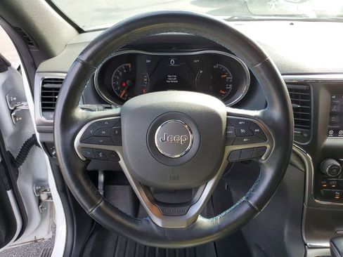 Used 2019 Jeep Grand Cherokee Laredo image 17