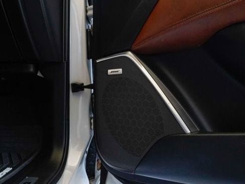 Used 2019 Cadillac Escalade ESV Premium Luxury image 77