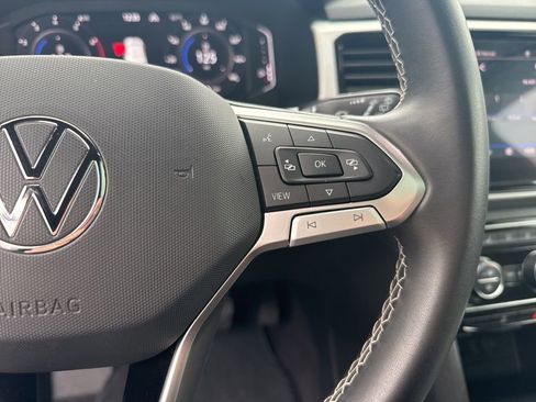 Used 2022 Volkswagen Atlas Cross Sport SE w/ Panoramic Sunroof Package image 12