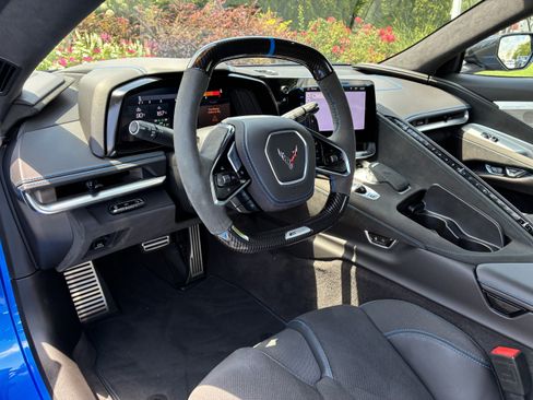 Used 2025 Chevrolet Corvette E-Ray AWD/4WD image 19