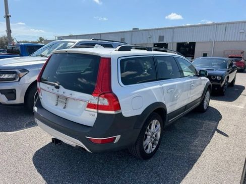Used 2016 Volvo XC70 T5 Premier w/ Proximity Package FWD image 3