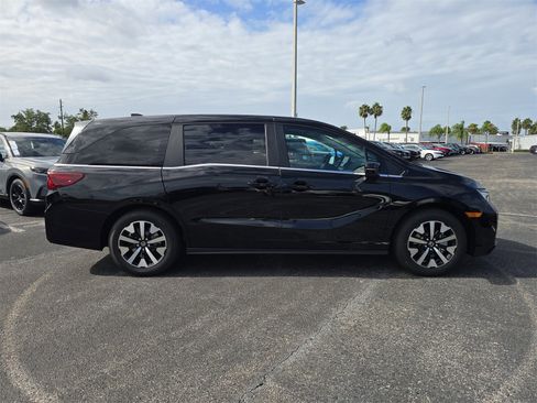 New 2026 Honda Odyssey EX-L image 3