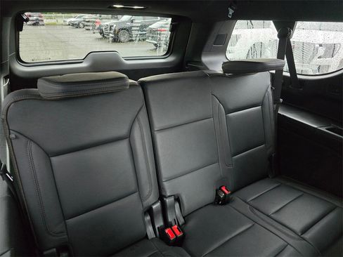 Used 2022 Chevrolet Suburban High Country image 48