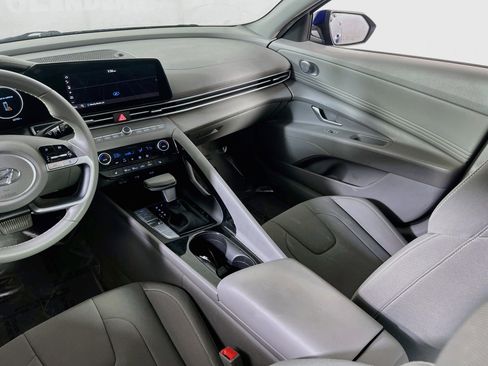Used 2023 Hyundai Elantra SEL w/ Convenience Package FWD image 23