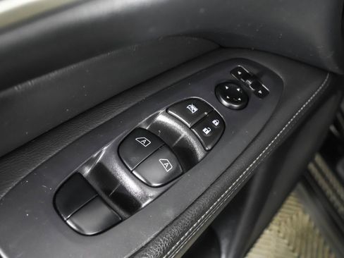 Used 2019 Nissan Pathfinder SL image 38