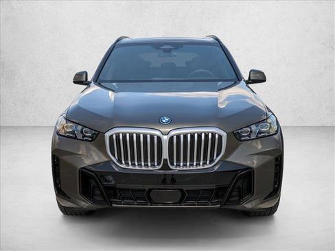 Used 2026 BMW X5 xDrive50e w/ M Sport Package image 6
