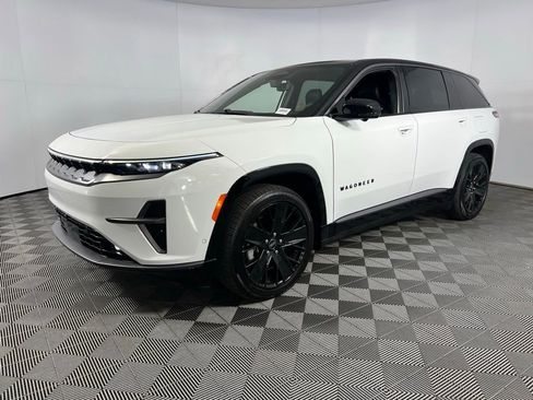 Used 2024 Jeep Wagoneer Launch Edition image 3