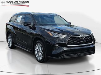 Used 2022 Toyota Highlander Limited FWD 360° Tour