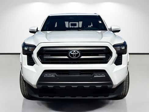 Used 2024 Toyota Tacoma SR5 w/ SR5 Upgrade Package image 8