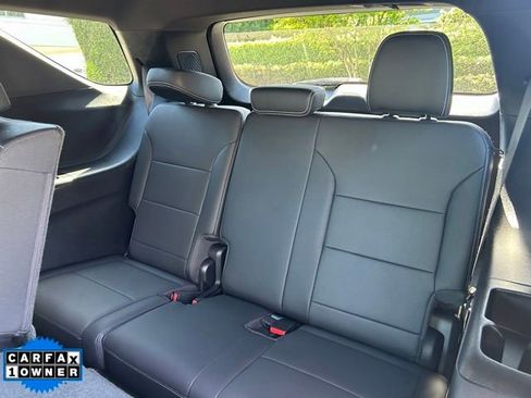 Used 2025 Chevrolet Traverse LT w/ Driver Confidence Package FWD image 14