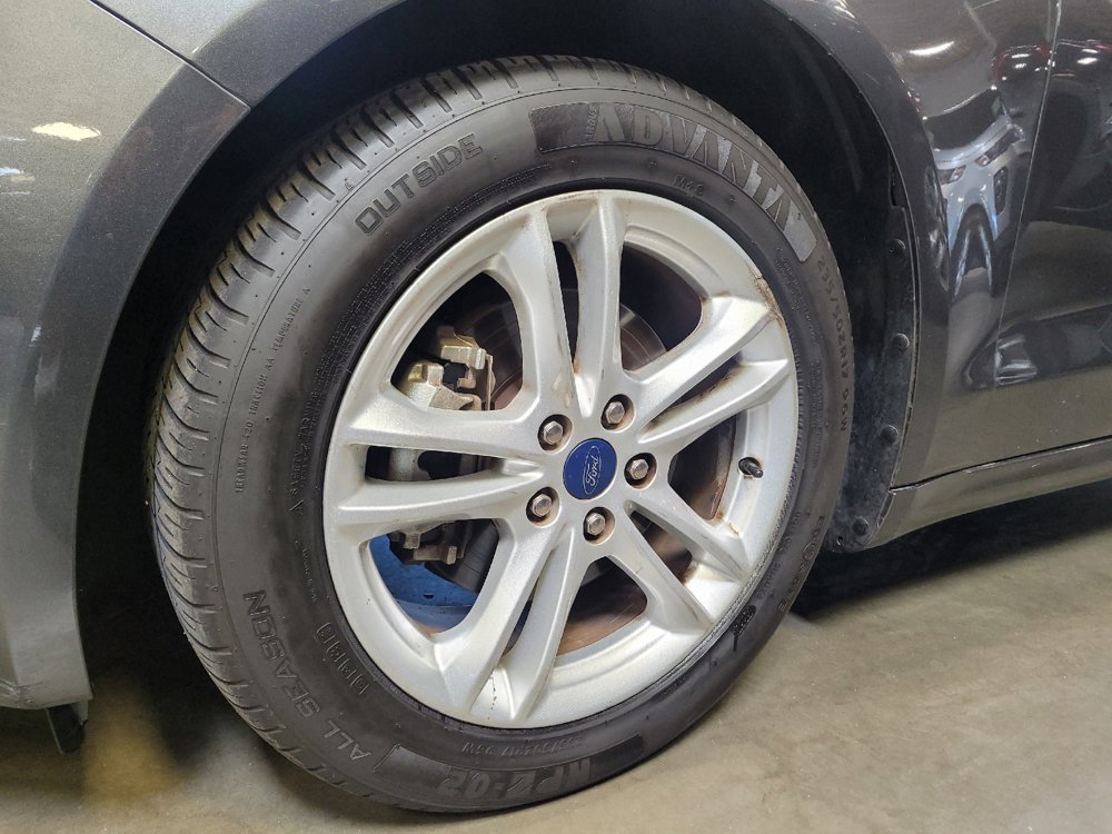 Used 2018 Ford Fusion SE w/ Fusion SE Technology Package FWD image 31