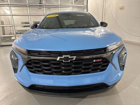 Used 2024 Chevrolet Trax RS image 3