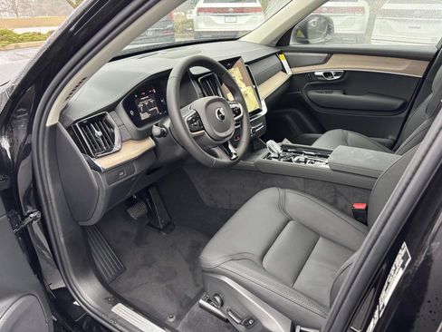 Used 2026 Volvo XC90 B6 Plus w/ Protection Package Premier AWD/4WD image 24