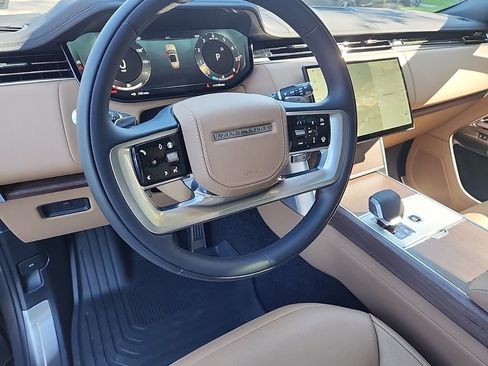 New 2025 Land Rover Range Rover Long Wheelbase SE image 15