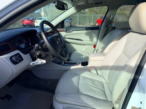 Used 2010 Chevrolet Impala LT w/ Luxury Edition Package FWD image 6
