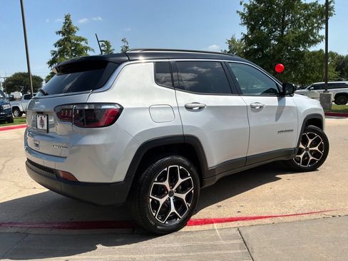 Used 2025 Jeep Compass Limited AWD/4WD image 6