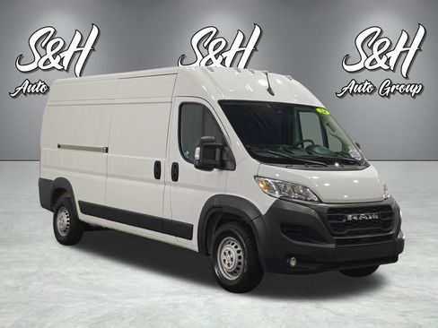 Used 2024 RAM ProMaster 2500 w/ Convenience Group FWD image 2