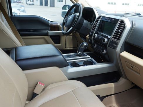 Used 2016 Ford F150 Lariat w/ Equipment Group 502A Luxury RWD image 10