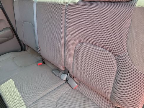 Used 2013 Nissan Frontier SV AWD/4WD image 13