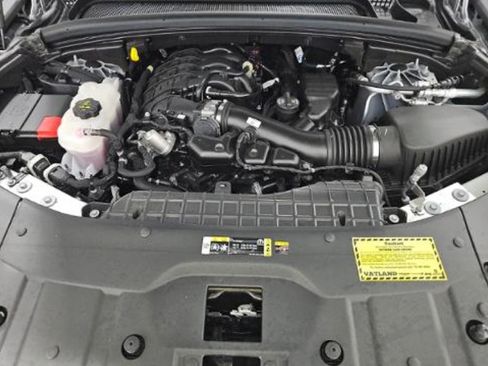 Used 2025 Jeep Grand Cherokee Altitude w/ Trailer Tow Package RWD image 21