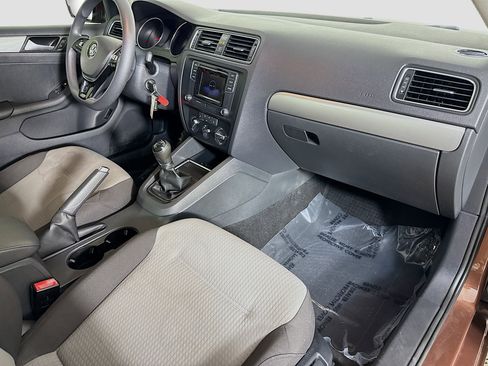 Used 2017 Volkswagen Jetta S image 28