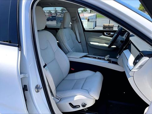 Used 2026 Volvo XC60 B5 Ultra w/ Protection Package Premier AWD/4WD image 9