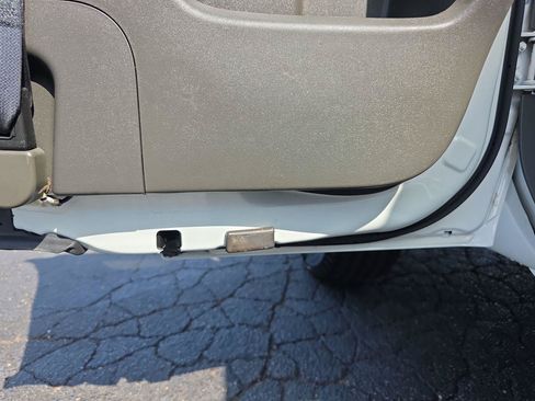 Used 2019 Nissan Frontier SV RWD image 32