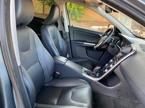 Used 2016 Volvo XC60 T6 Platinum FWD image 55