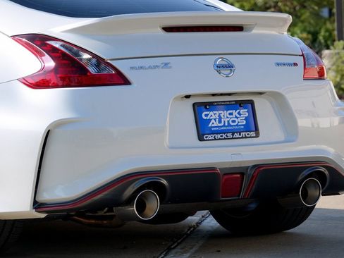 Used 2018 Nissan 370Z NISMO image 29