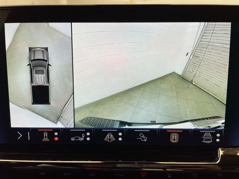 Used 2024 Chevrolet Silverado 1500 ZR2 w/ Technology Package image 18