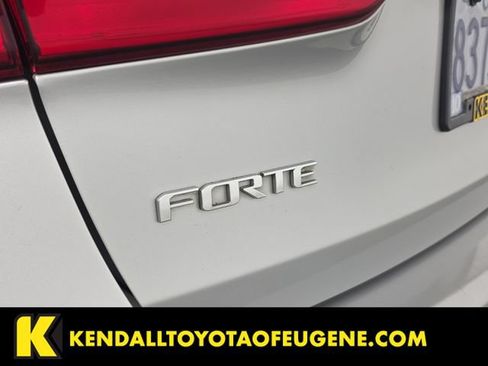 Used 2016 Kia Forte LX w/ LX Popular Plus Package FWD image 11