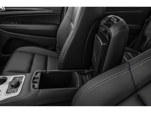 Used 2019 Jeep Grand Cherokee Limited AWD/4WD image 11