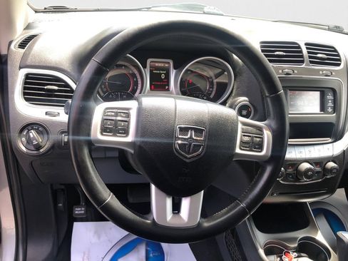 Used 2019 Dodge Journey SE w/ Connectivity Group FWD image 17