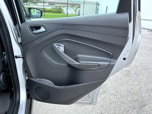 Used 2017 Ford C-MAX SE FWD image 19
