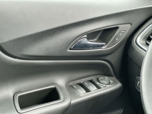 Used 2023 Chevrolet Equinox LT image 17