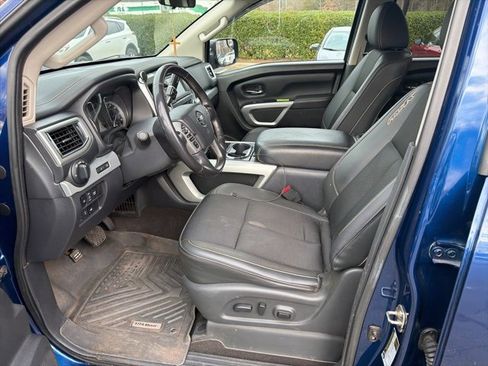Used 2019 Nissan Titan PRO-4X image 9