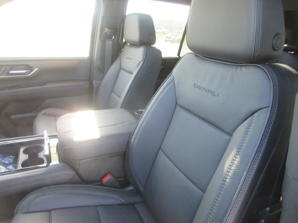 New 2027 GMC Yukon Denali w/ Sun & Power Step Package AWD/4WD image 11