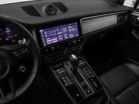 Certified 2026 Porsche Macan image 37