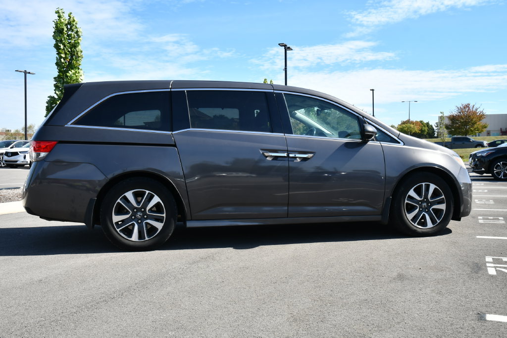 Used 2016 Honda Odyssey Touring Elite image 11
