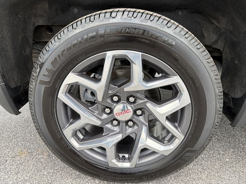 Used 2022 GMC Sierra 1500 SLT w/ SLT Convenience Package AWD/4WD image 18