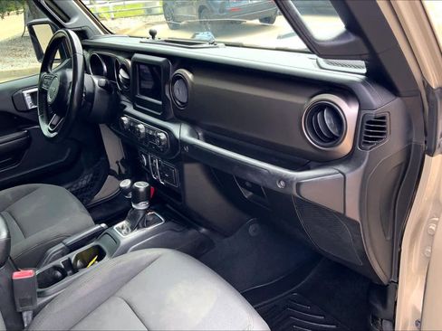Used 2020 Jeep Gladiator Sport w/ Quick Order Package 24S AWD/4WD image 19