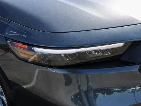 Certified 2025 Honda Accord LX image 4
